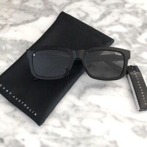NWT! Quay Australia Polarized Beatnik 125 Black Sunglasses. Includes Glass Case.